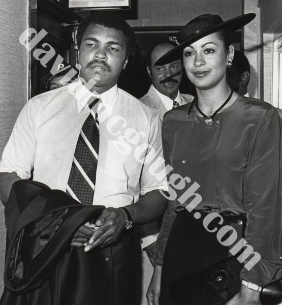Muhammad Ali and wife, Veronica , 1981, NYC 2.jpg